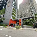 Sky Suites Airy 2Br Suite At Klcc